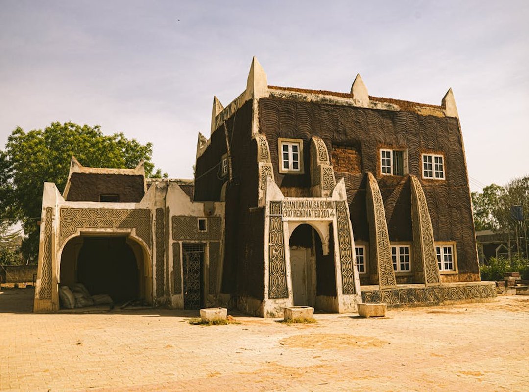 Melindungi Luka: Kapan Harus Menggunakan Salep dan Perban